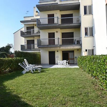 M251 - Marcelli, Trilocale Con Giardino A 100mt Dal Mare * Marcelli