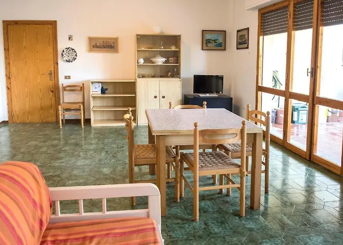 M251 - Marcelli, Trilocale Con Giardino A 100mt Dal Mare * Marcelli