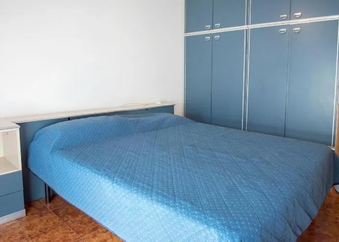 M251 - Marcelli, Trilocale Con Giardino A 100mt Dal Mare *