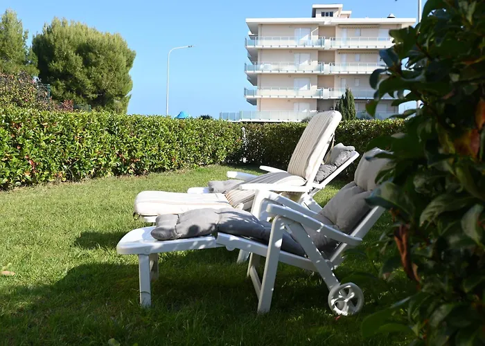 M251 - Marcelli, Trilocale Con Giardino A 100mt Dal Mare Apartment *