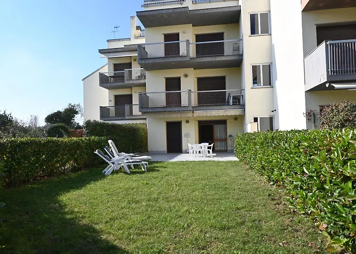 M251 - Marcelli, Trilocale Con Giardino A 100mt Dal Mare * Marcelli